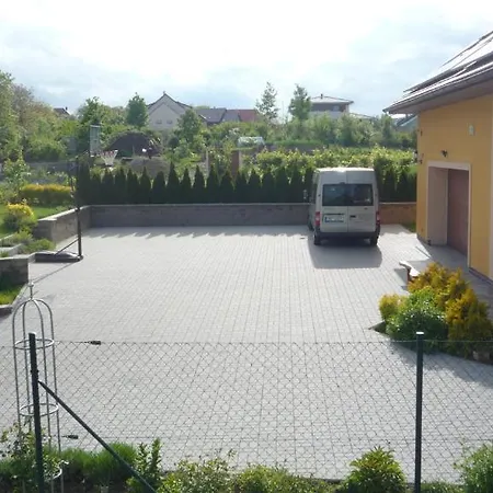 Graf 아파트 Chýně